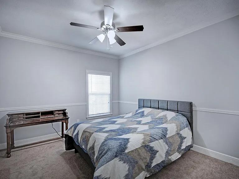 Charleston Cir — Photo 17