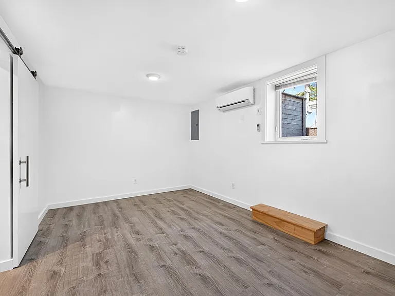 342 1st St #GARDEN LEVEL — Photo 8