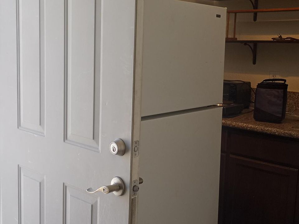 1st image of 1201 Greenway Dr Unit B