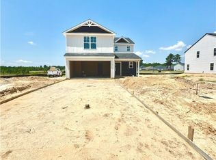 4040 Racking Horse Rd, Hope Mills, NC 28348