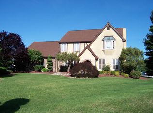 219 Vermeer Dr, Langhorne, PA 19053