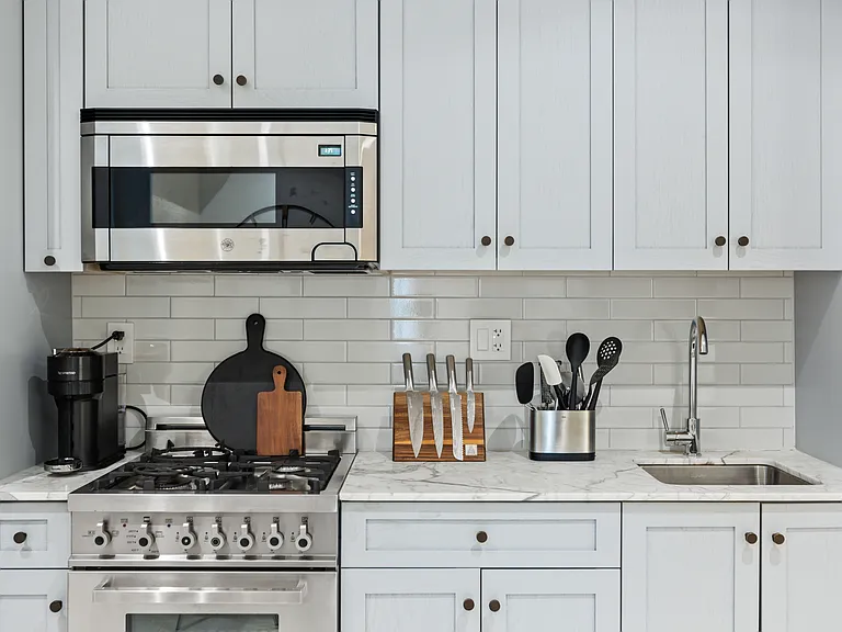 43 W 27th St #6R — Photo 17
