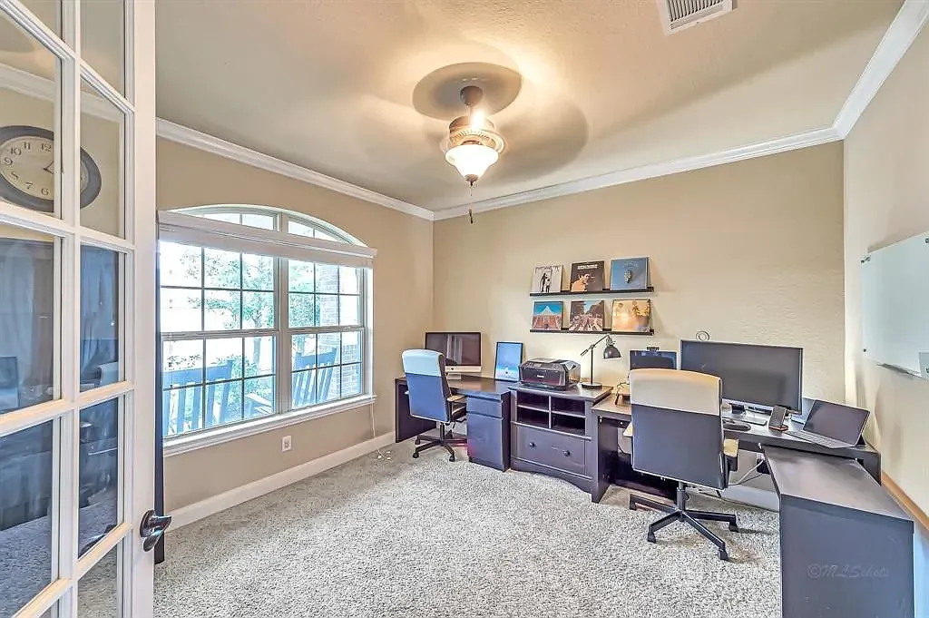 3 bed, 3089 sqft, $3,200 — Photo 3