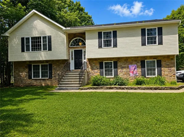 1145 Stagecoach Rd W, Lehighton, PA 18235
