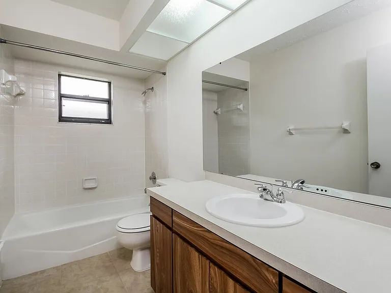 4249 Lancaster Dr — Photo 10