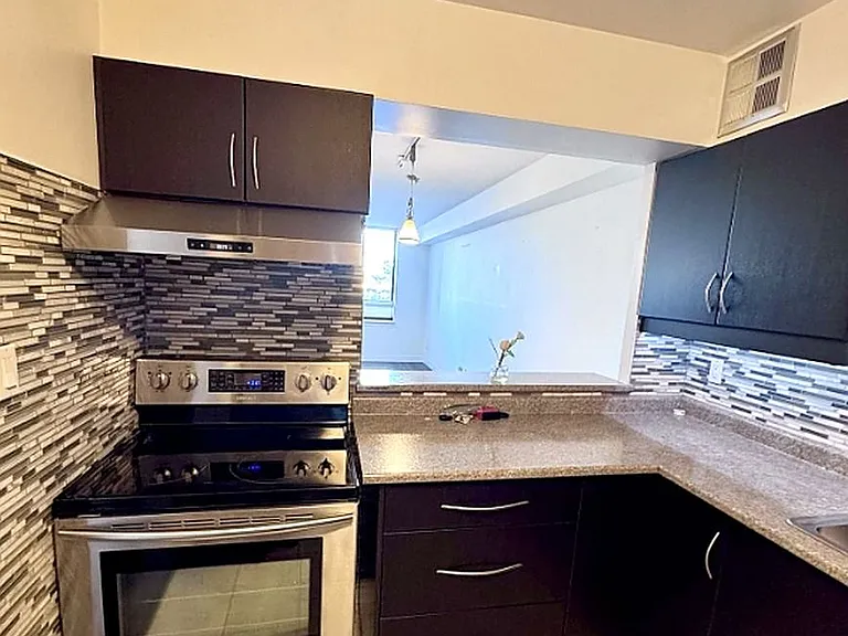 75 Bamburgh Cir #222 — Photo 3