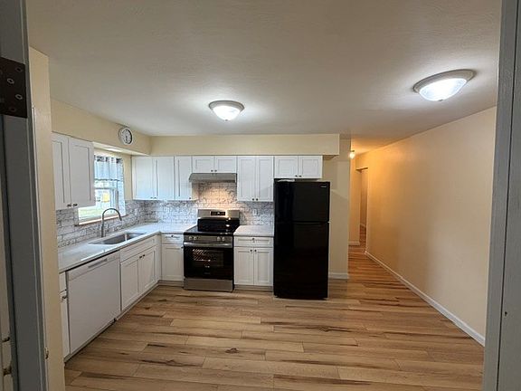 4th image of 3512 W 26th St