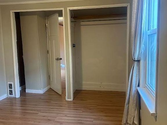 3rd image of 2214 California St NE Unit 1