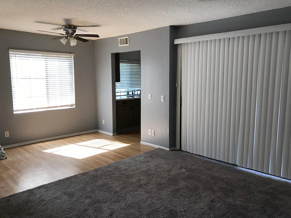 2554 Olive Dr #300
