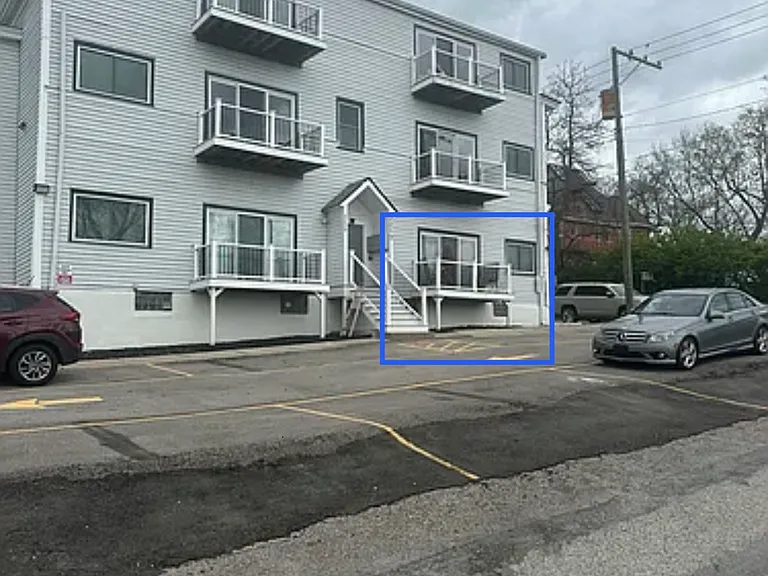 2219 Kenton St #A — Photo 5