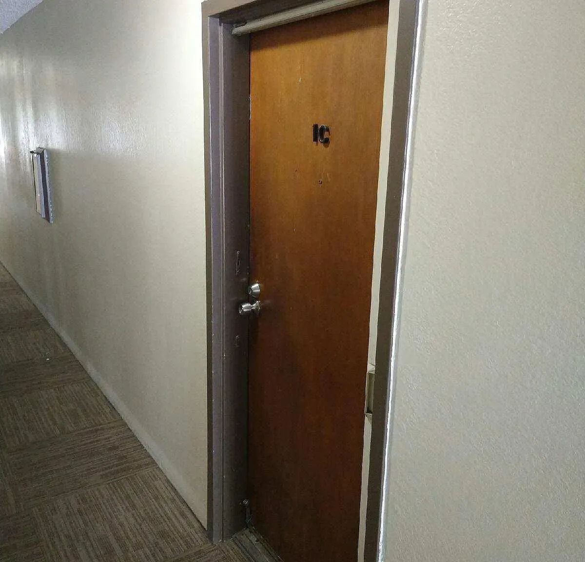 1 bed, 1.0 bath, 645 sqft, $1,950 — Photo 2
