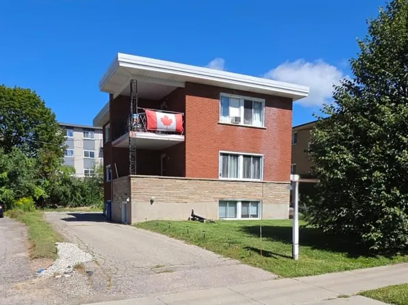 18 High St, Waterloo, ON N2L 3X6