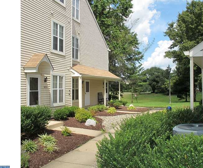 1st image of 905A Sedgefield Dr