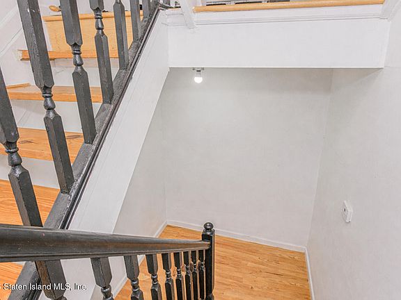 5th image of 46 Regal Walk Unit 20