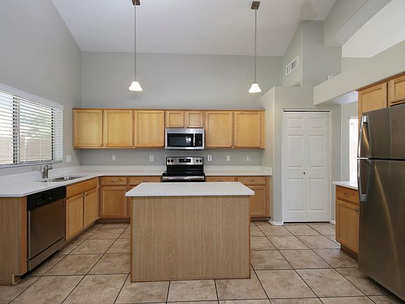 3rd image of 6964 W Aire Libre Ave