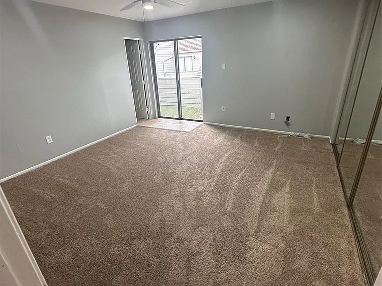 2327 Briarwest Blvd — Photo 10