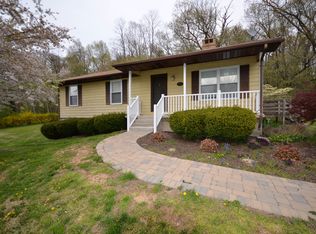 1203 Midvale Ct, Hampstead, MD 21074