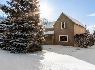 131 Fontana Ln, Fontana, WI 53125