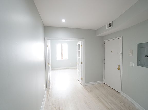 5th image of 270 20th St #1B