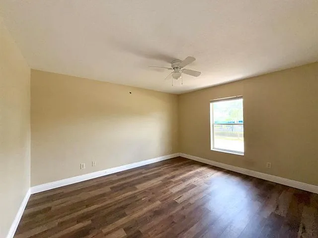 5 bed, 2.5 bath, $4,000 — Photo 3
