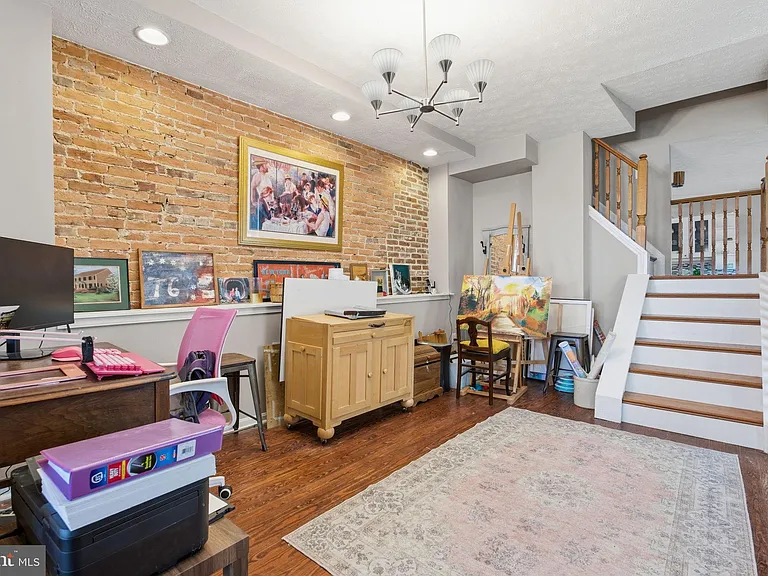 116 W Clement St — Photo 7