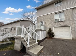 648 Doon Village Rd #10, Kitchener, ON N2P 1A2