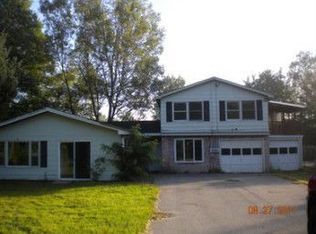 14 Penny Ln, Bradley, ME 04411