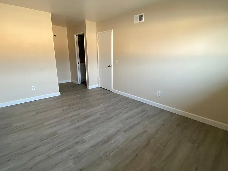 260 Richfield Dr #4 — Photo 14