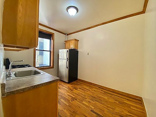 5th image of 280 Crown St APT D5