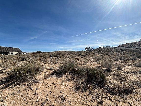 5th image of 1124 Acorn Loop NE