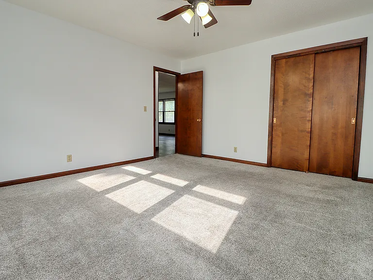 5521 S 42nd Street Ct — Photo 11