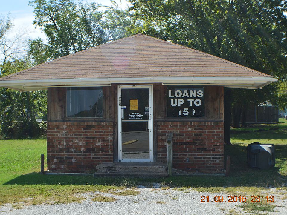 1st image of 220 W 1st St