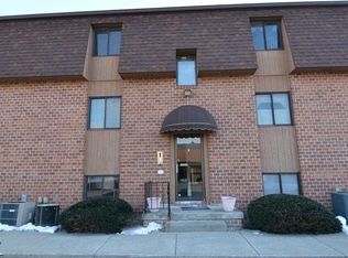 1010 Arlene Ct APT 10, Bloomington, IL 61701