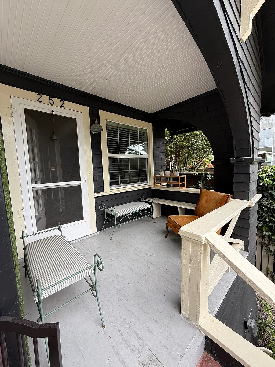 Building Photo - 252 Market St #B