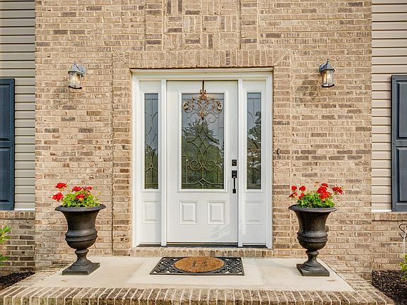 4th image of 412 Foxcroft Dr