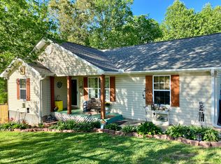 210 Middleton Pl, Clarkesville, GA 30523
