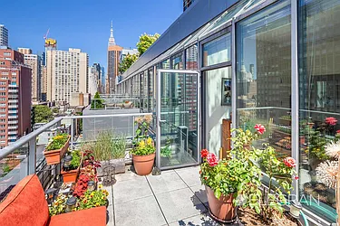 Rented by (Legacy) Elegran