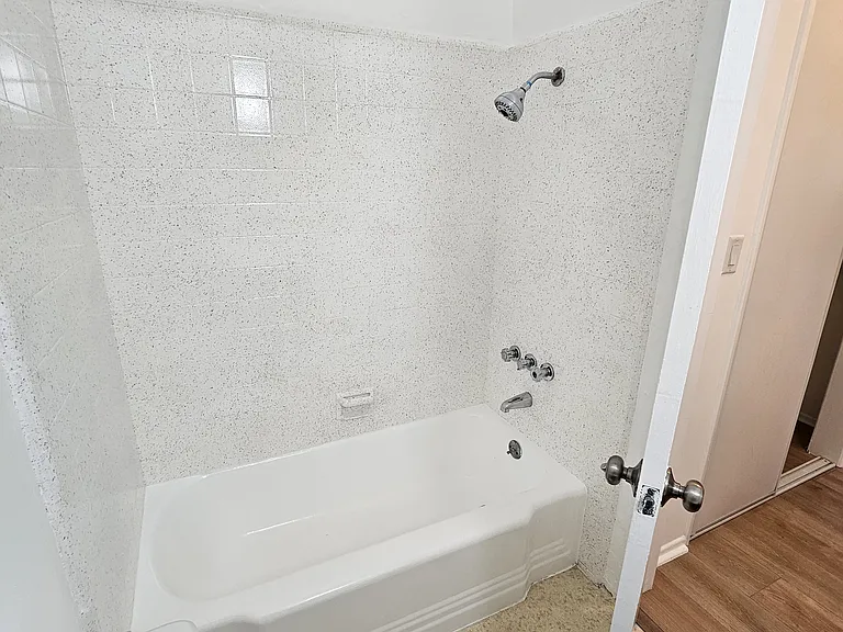 1202 N Fuller Ave #6 — Photo 14