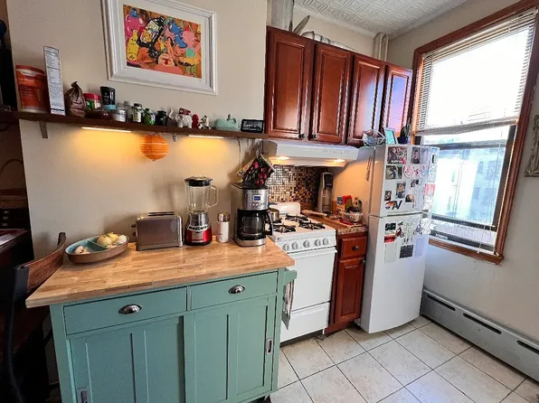 714 6th Ave APT 4, Brooklyn, NY 11215