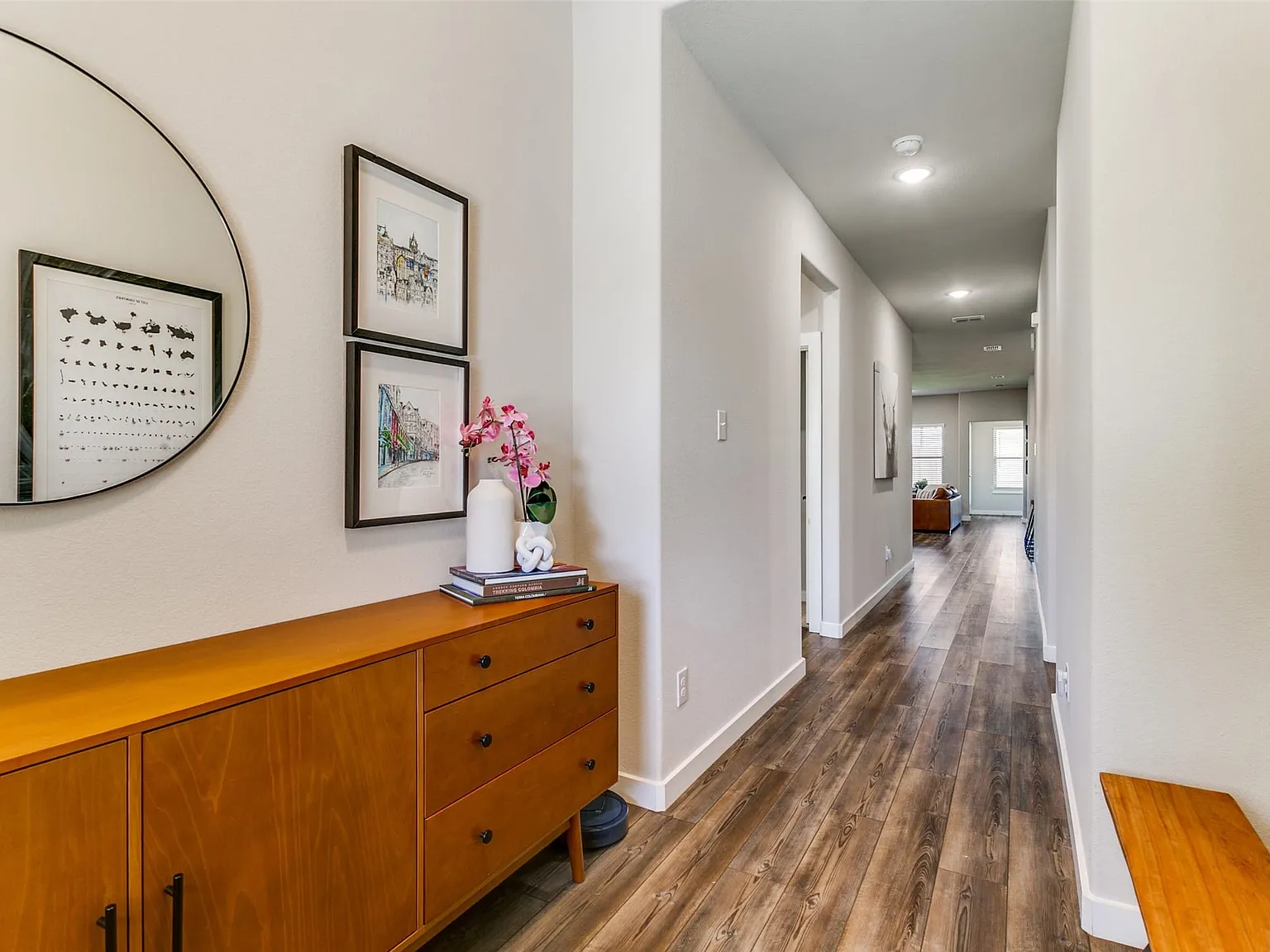 4 bed, 3.0 bath, 2164 sqft, $2,800 — Photo 2