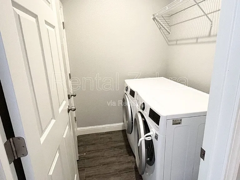 552 Granada Ct — Photo 11