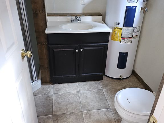 5th image of 315 1/2 Saint Onge St