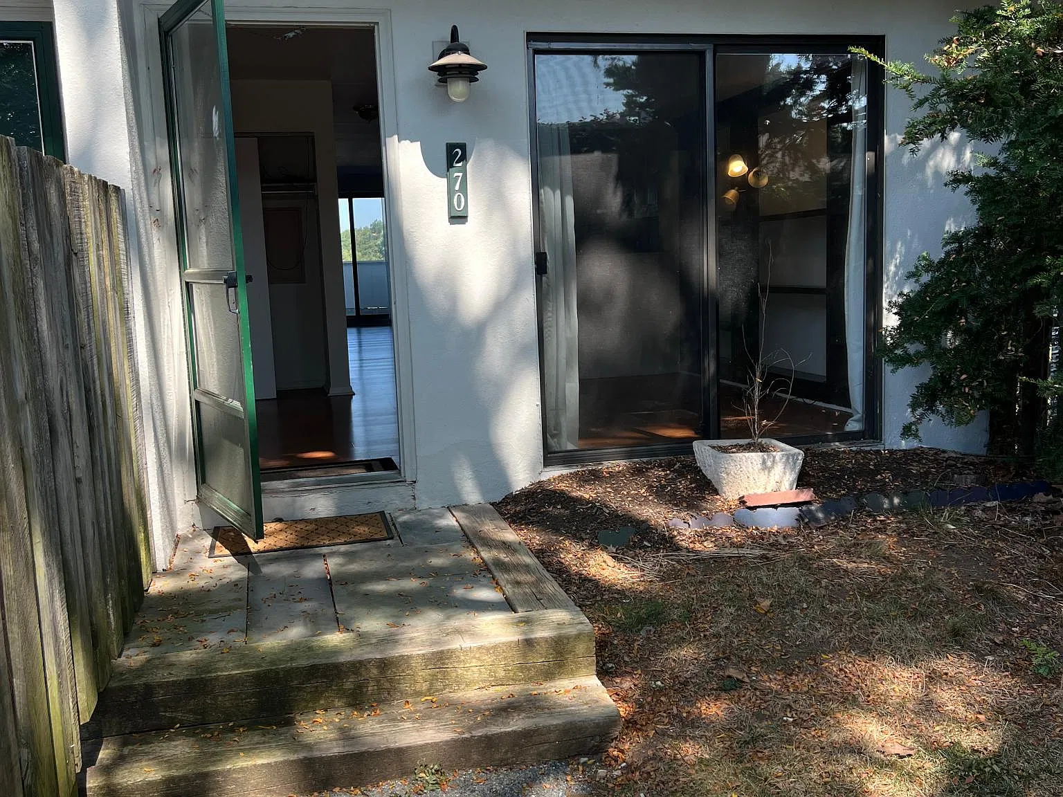 2 bed, 1.5 bath, 2148 sqft, $1,950 — Photo 2