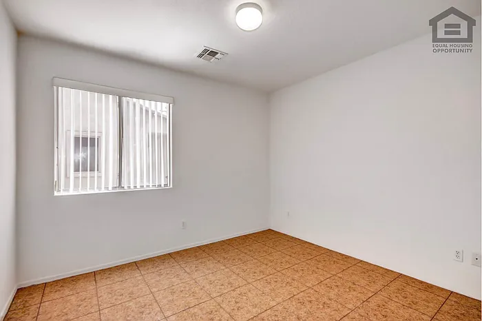 7407 S Sunrise Way — Photo 12