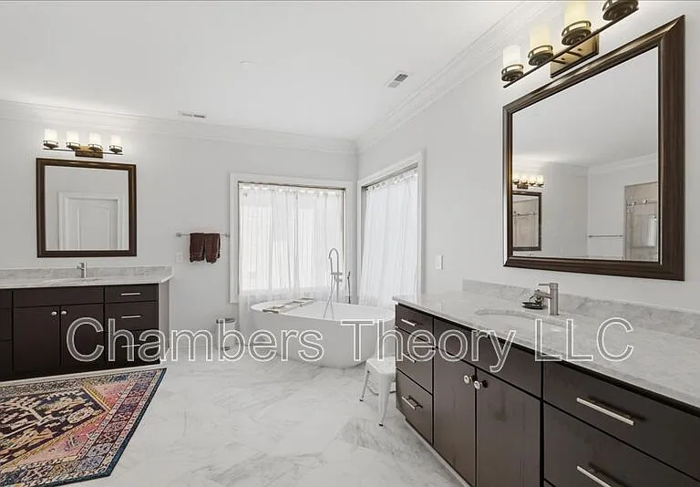 7010 Girard St — Photo 44
