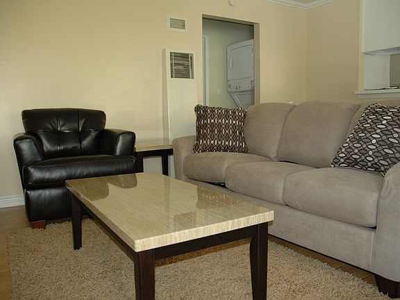 2nd image of 460 Vista Ave APT D