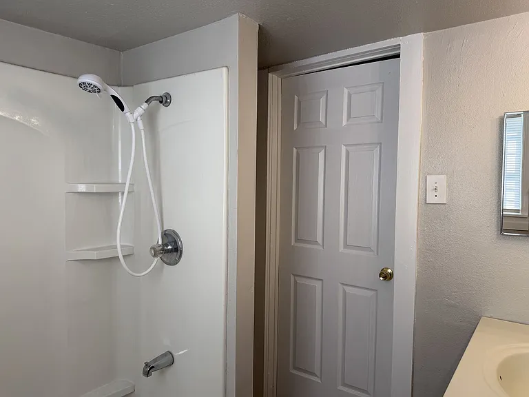 2308 W Martin St — Photo 12