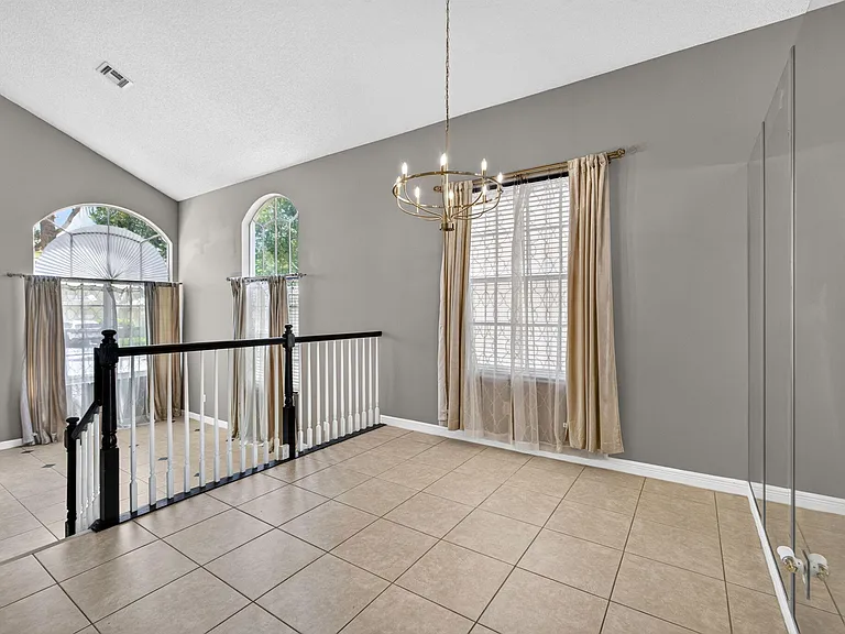 1204 Oakwater Dr — Photo 11