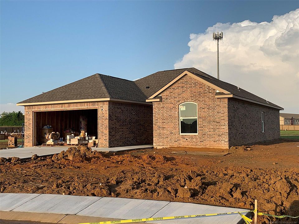 2nd image of 1189 Golden Owl Cir