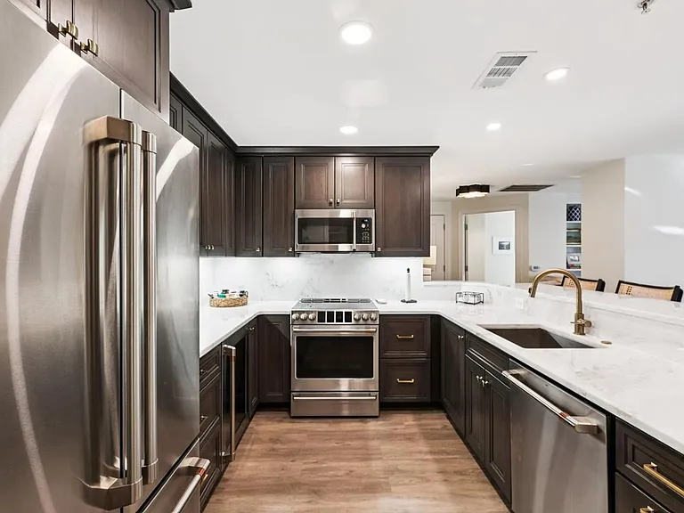 2501 Wisconsin Ave NW #7 — Photo 4
